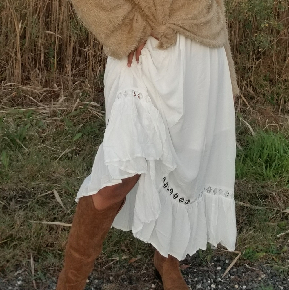 DOVES AND ROSES WHITE RUFFLE SMOCKED MIDI DRESS - Picture 8 of 16
